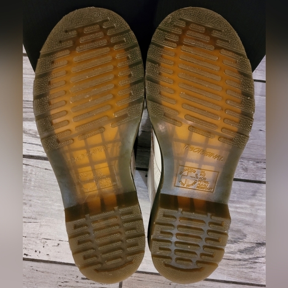 DR MARTENS 1460 Women's size 7 White smooth patent leather 8 eye lace-up boots - Picture 9 of 15